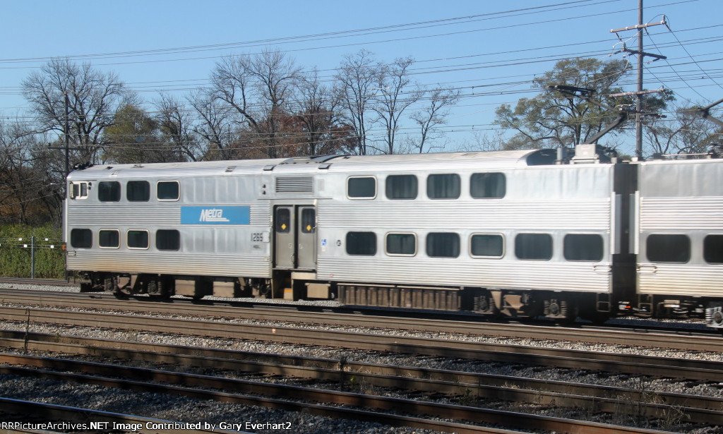 Northbound Metra Train #118